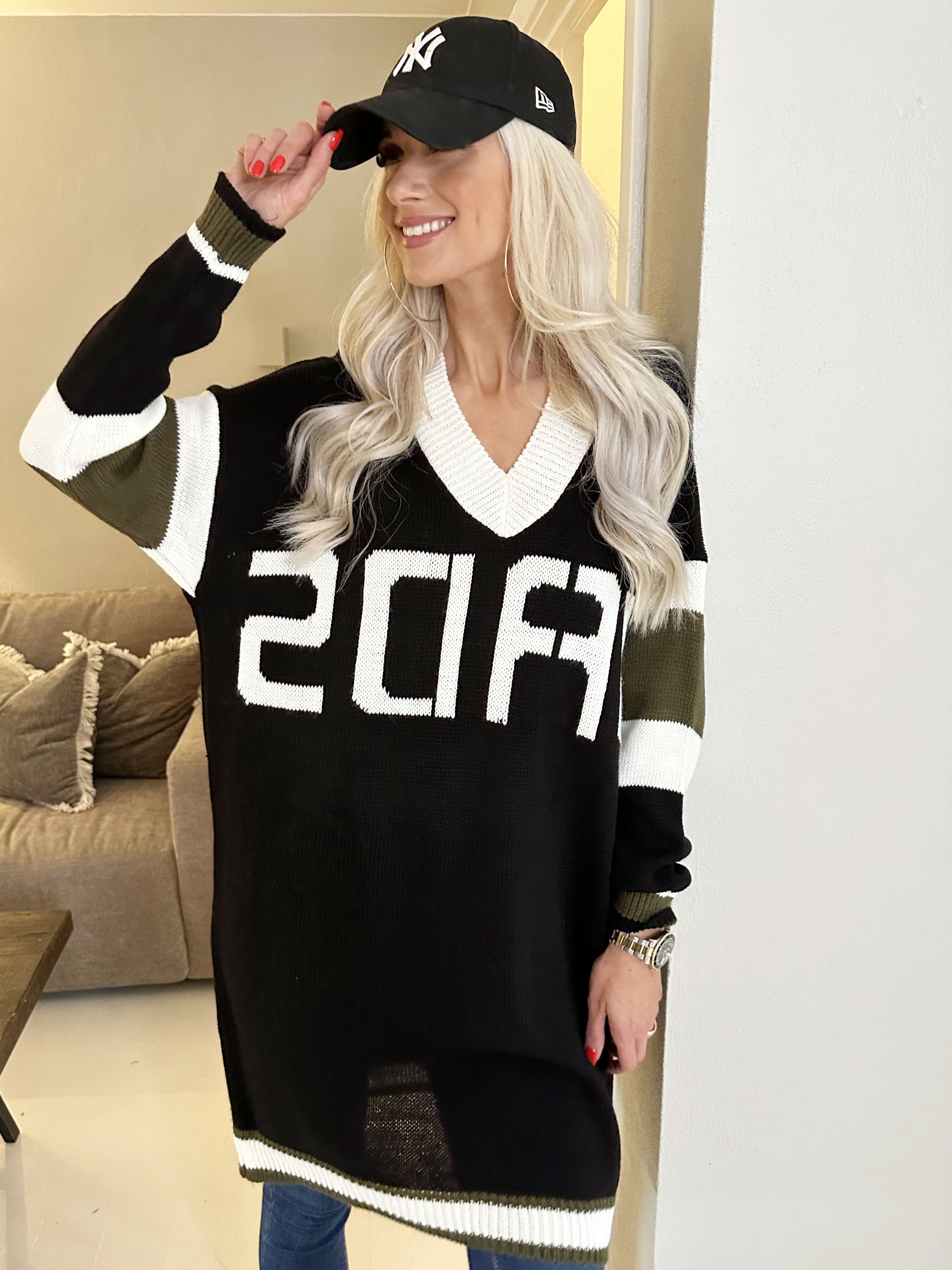 Elvira - Flerfarvet strikkjole med skrift